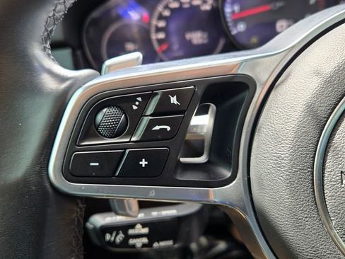 Used 2023 Porsche Cayenne Coupe image 23