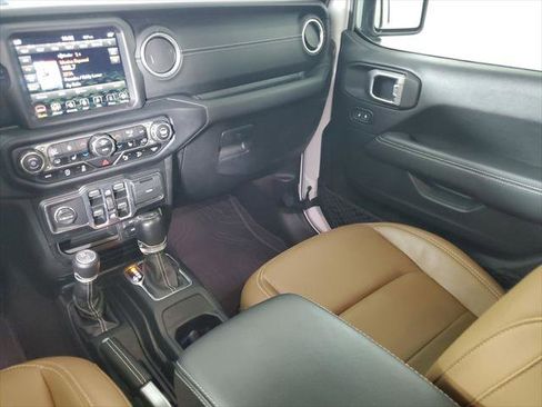 Used 2020 Jeep Wrangler Unlimited Sahara AWD/4WD image 14