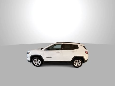 Used 2024 Jeep Compass Latitude AWD/4WD image 5
