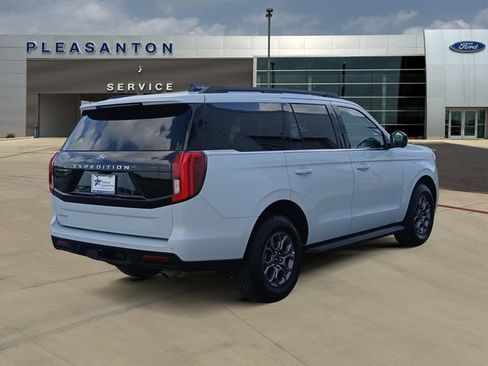 Used 2025 Ford Expedition Active image 5