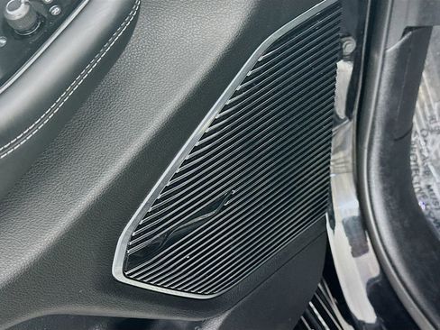 Certified 2023 Jeep Grand Cherokee Overland image 29