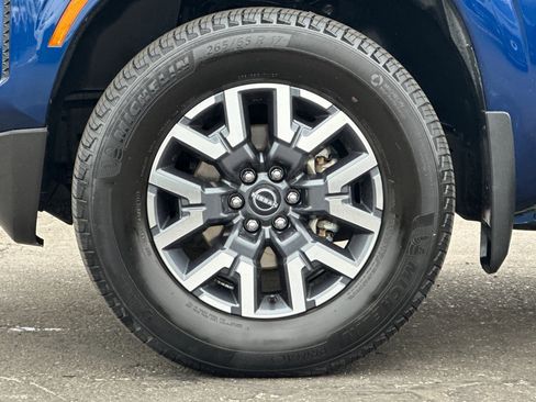 Used 2022 Nissan Frontier SV image 25