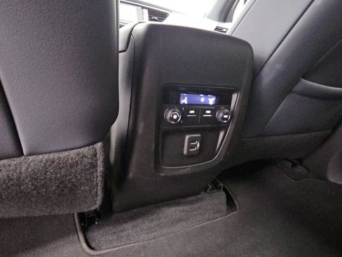Used 2024 Buick Enclave Essence FWD image 31