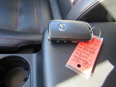 Used 2024 MAZDA CX-5 Carbon Edition image 14