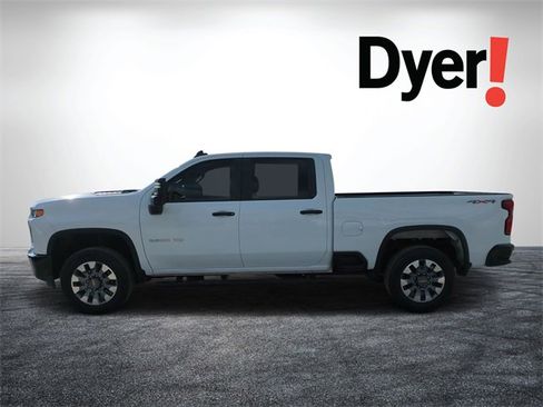 Used 2022 Chevrolet Silverado 2500 Custom w/ Custom Value Package image 7