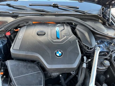 Used 2023 BMW 530e xDrive w/ Premium Package AWD/4WD image 13