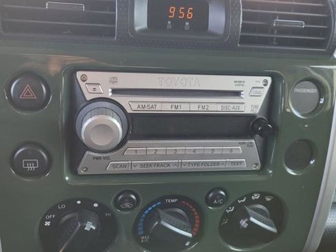 Used 2010 Toyota FJ Cruiser Base image 18