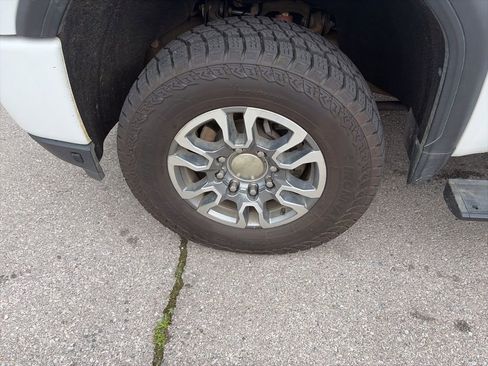 Used 2022 GMC Sierra 2500 AT4 image 32