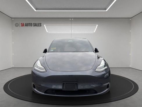 Used 2020 Tesla Model Y Long Range image 8