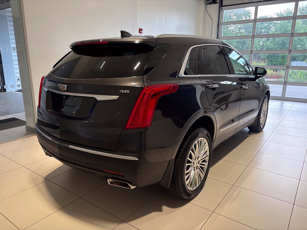 Used 2018 Cadillac XT5 Luxury w/ Driver Awareness Package AWD/4WD image 6