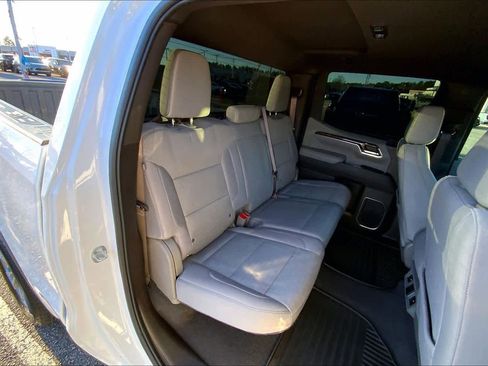 Used 2024 GMC Sierra 1500 SLE image 18