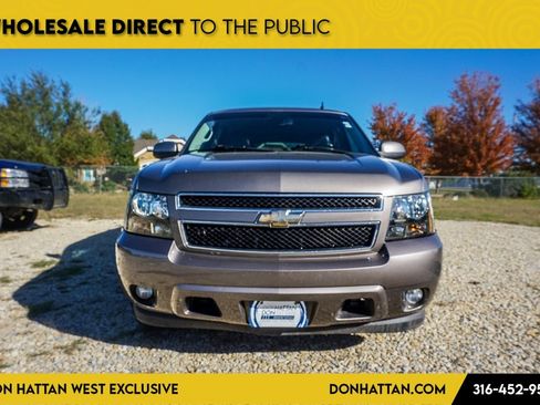 Used 2011 Chevrolet Suburban LT image 28