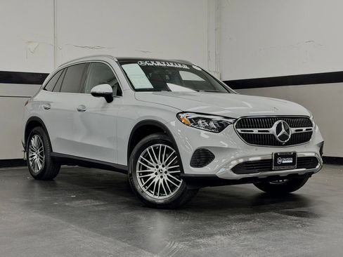 Used 2026 Mercedes-Benz GLC 300 image 2