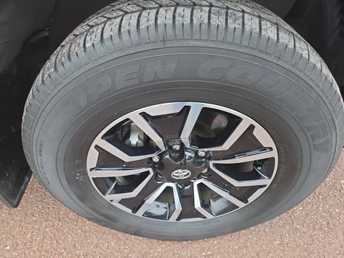 Certified 2023 Toyota Tacoma TRD Sport w/ Technology Package image 9