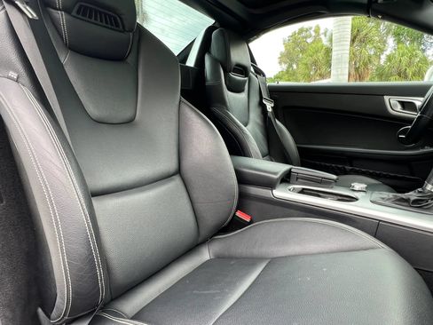 Used 2015 Mercedes-Benz SLK 250 w/ Premium Package image 11