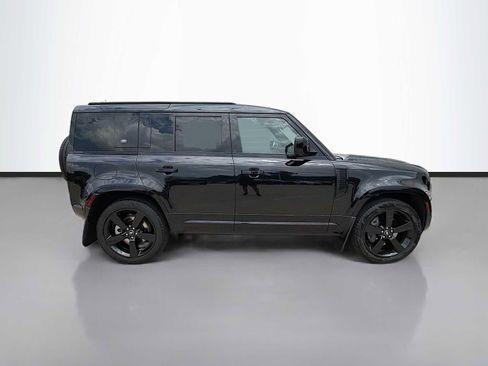 Certified 2022 Land Rover Defender 110 X-Dynamic HSE AWD/4WD image 7