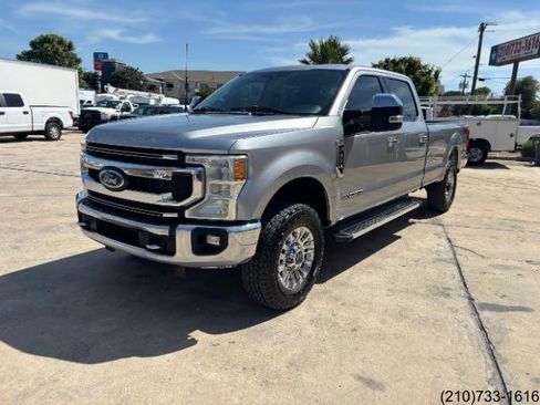 Used 2022 Ford F350 XLT w/ XLT Premium Package AWD/4WD image 3