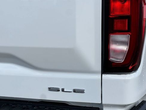 New 2026 GMC Sierra 1500 SLE image 21