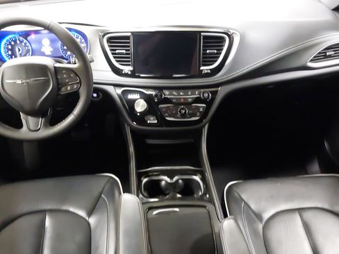 Used 2023 Chrysler Pacifica Limited w/ S Appearance Package image 26