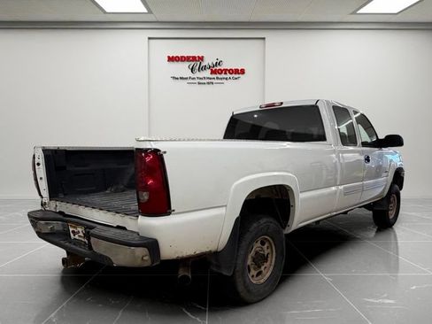 Used 2005 Chevrolet Silverado 2500 LS w/ Heavy-Duty Power Package AWD/4WD image 7