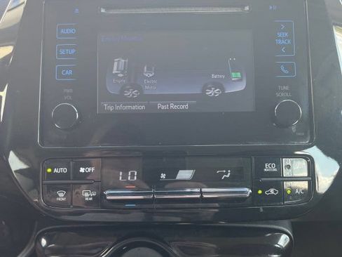 Used 2017 Toyota Prius Two w/ Carpet Mat Package FWD image 23