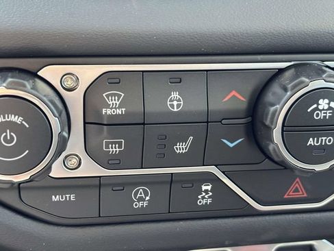New 2026 Jeep Wrangler Unlimited Rubicon AWD/4WD image 24