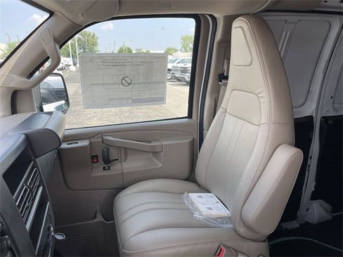 New 2025 GMC Savana 2500 Extended w/ Enhanced Convenience Package image 17