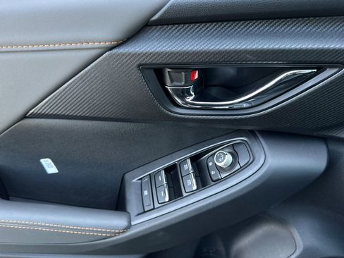 Used 2025 Subaru Crosstrek 2.5i Limited w/ Popular Package #4A image 11