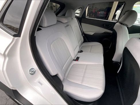 Used 2023 Hyundai Kona SEL AWD/4WD image 26