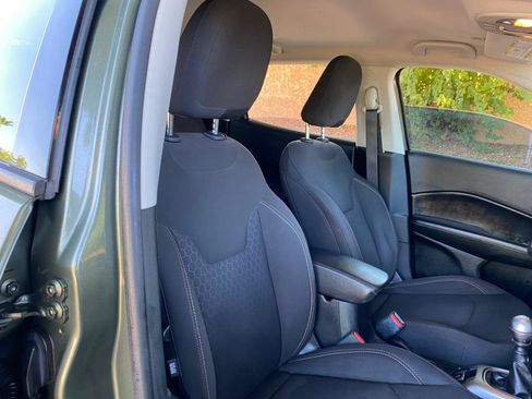 Used 2018 Jeep Compass Sport AWD/4WD image 45