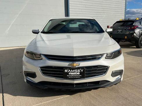 Used 2017 Chevrolet Malibu LT image 4