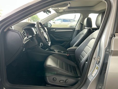 Certified 2021 Volkswagen Jetta SE w/ SE Cold Weather Package FWD image 11