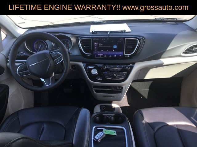 Certified 2024 Chrysler Pacifica Touring-L FWD image 14