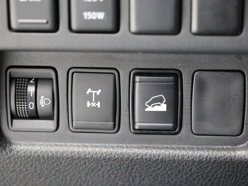 Used 2023 Nissan Titan PRO-4X w/ Pro-4x Convenience Package image 37