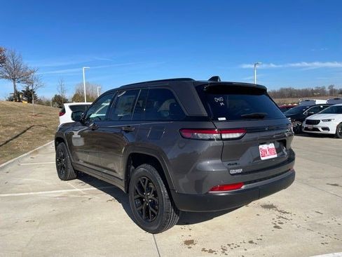 New 2026 Jeep Grand Cherokee Altitude AWD/4WD image 3
