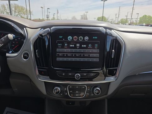 Used 2018 Chevrolet Traverse LT w/ LPO, Floor Liner Package AWD/4WD image 18