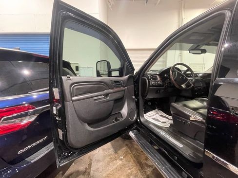 Used 2013 GMC Sierra 3500 Denali image 12