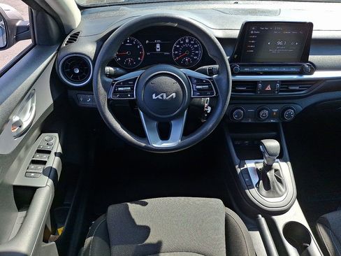 Certified 2023 Kia Forte LXS w/ LXS Technology Package FWD image 14