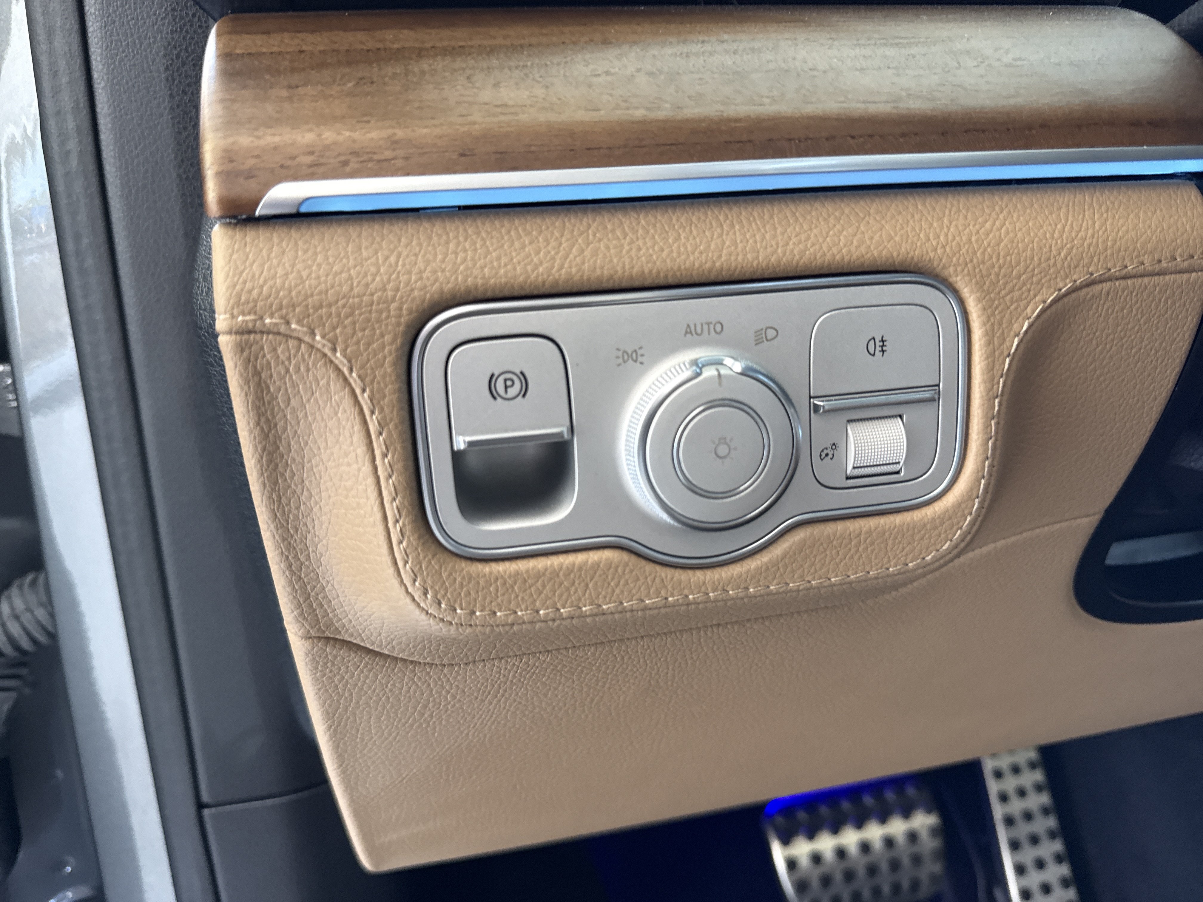Certified 2024 Mercedes-Benz GLS 450 4MATIC image 23
