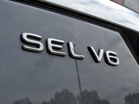 Used 2022 Volkswagen Atlas SEL R-Line AWD/4WD image 33