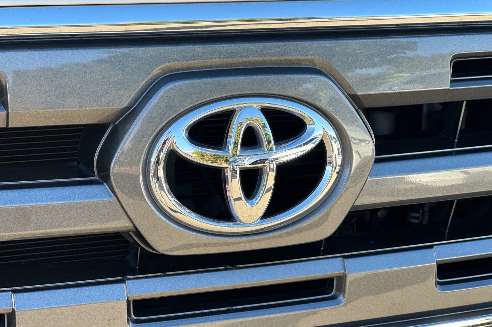 Used 2016 Toyota Tacoma Limited w/ Towing Package RWD image 46