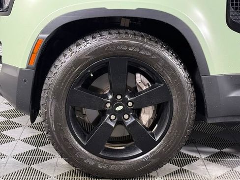 Used 2023 Land Rover Defender 110 75th Limited Edition AWD/4WD image 13