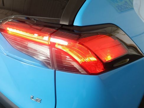 Used 2021 Toyota RAV4 LE FWD image 29