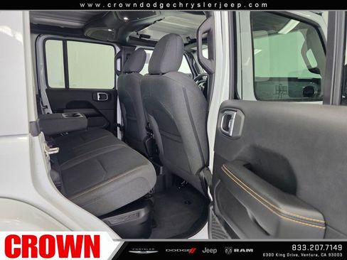 Used 2024 Jeep Wrangler Unlimited Sahara image 15