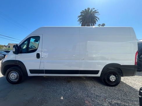Used 2025 RAM ProMaster 2500 w/ Convenience Group FWD image 10
