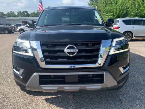 Used 2023 Nissan Armada SL w/ Captain's Chairs Package RWD image 3