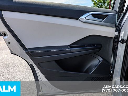 Used 2025 Volkswagen Taos SE FWD image 47