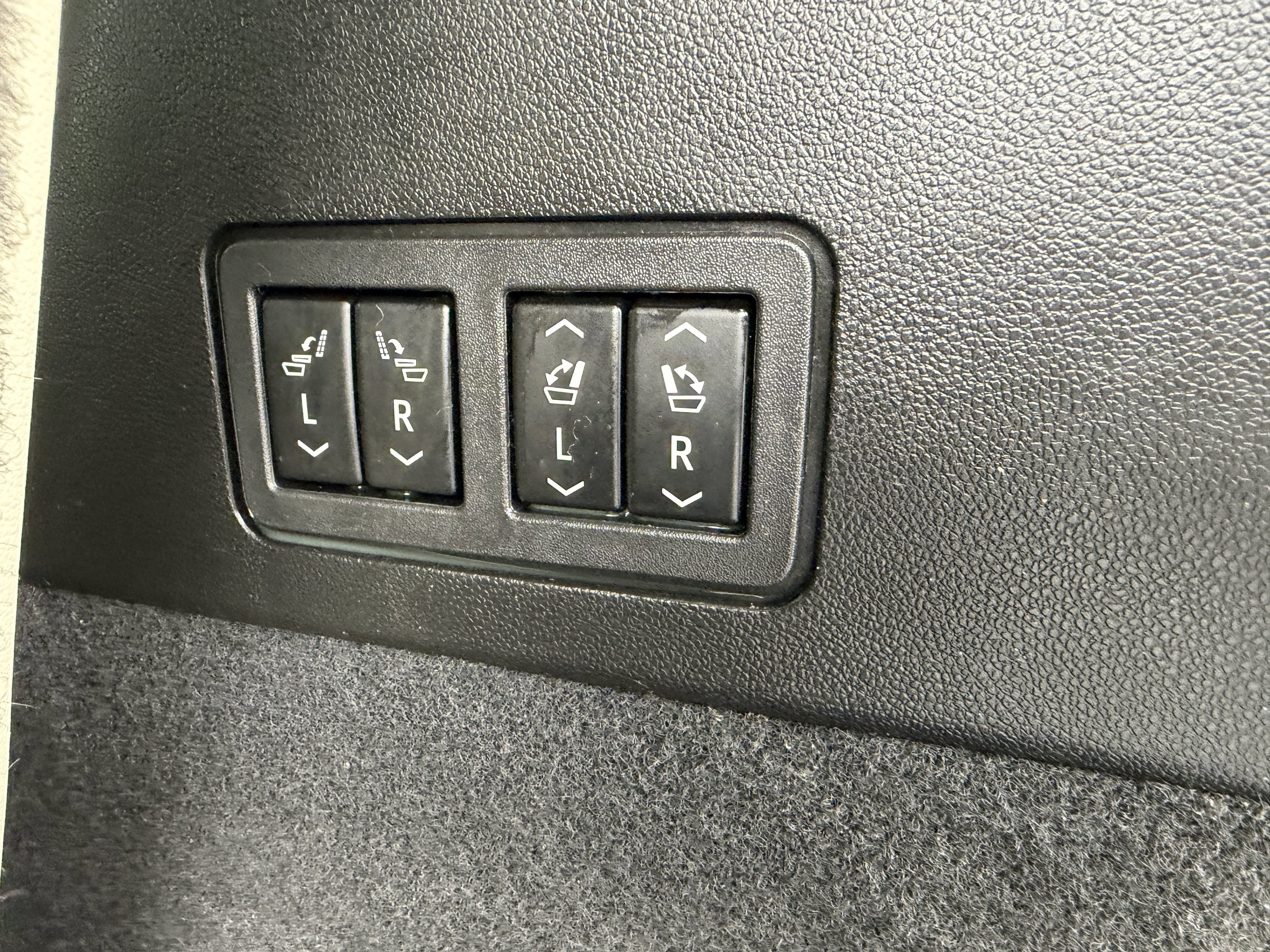 Used 2023 Cadillac XT6 Sport AWD/4WD image 9