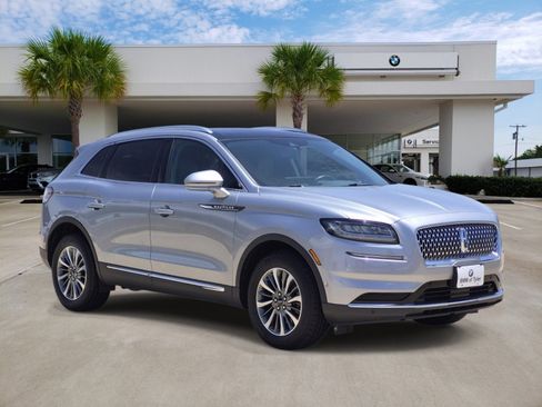 Used 2022 Lincoln Nautilus Reserve FWD image 3