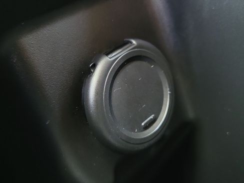 Used 2022 Nissan Frontier SV RWD image 8